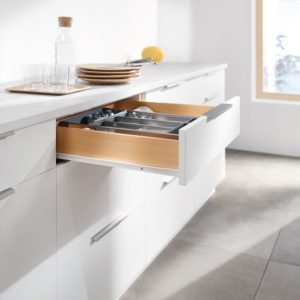 Οδηγός Συρταριού με ροδάκι σε χρώμα λευκό η καφέ