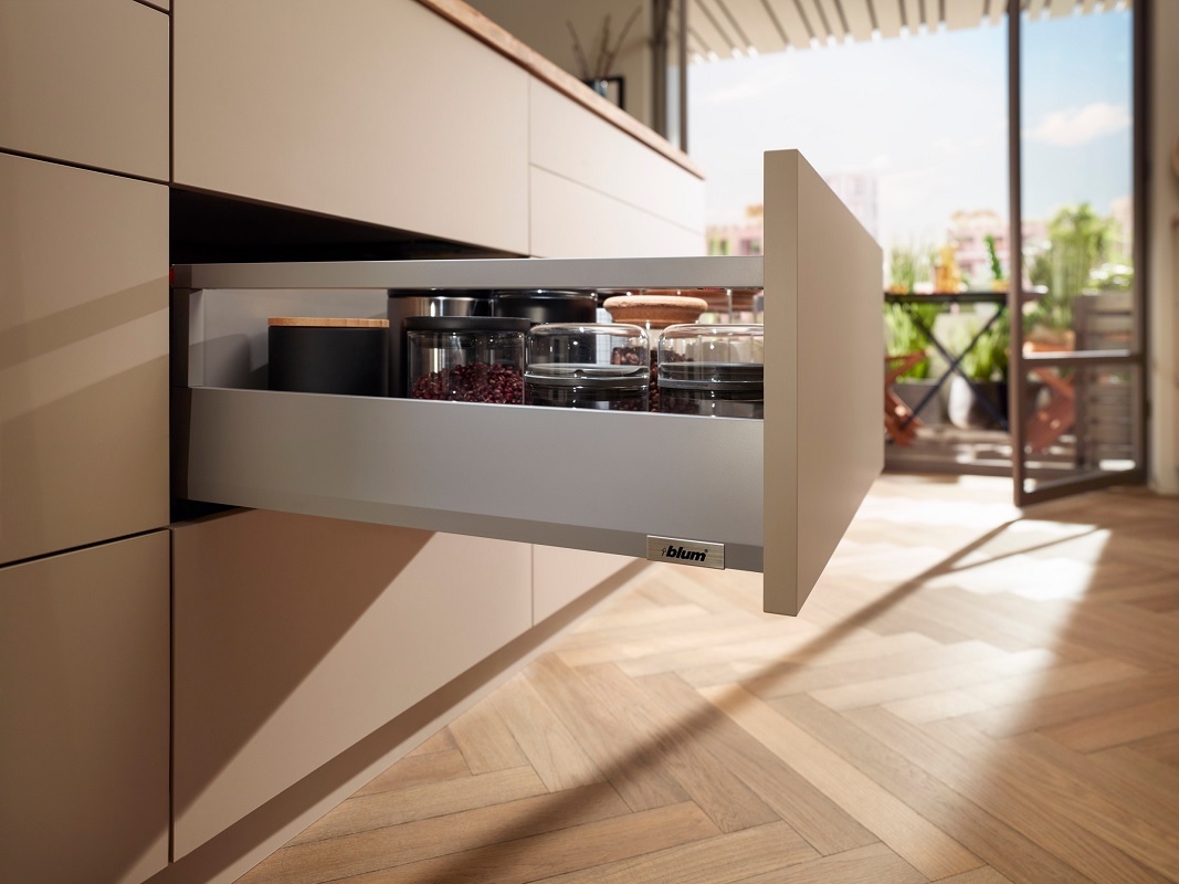 MERIVOBOX E K+NTIΖΑ INDIUM